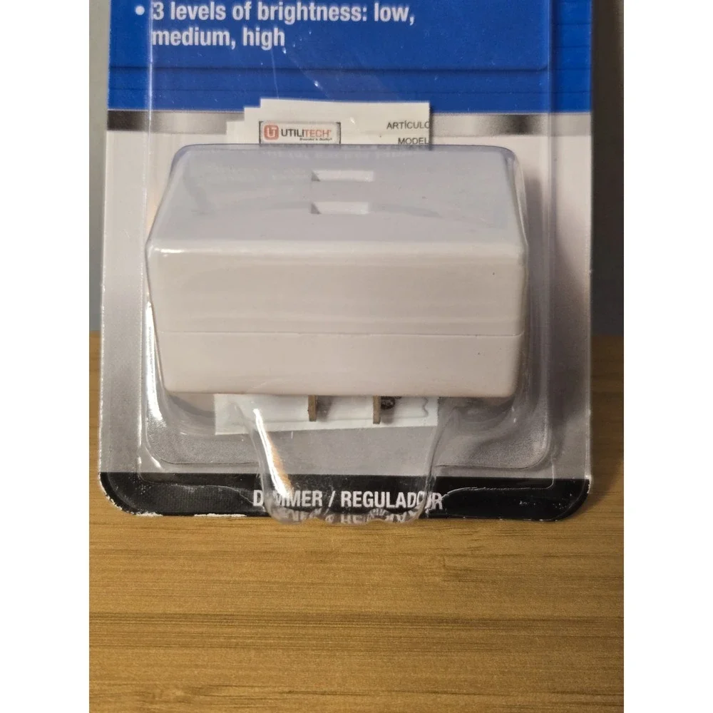 Utilitech White Plug In Touch Dimmer For Lamps. Model# 0025991. 3 Level 200W NEW